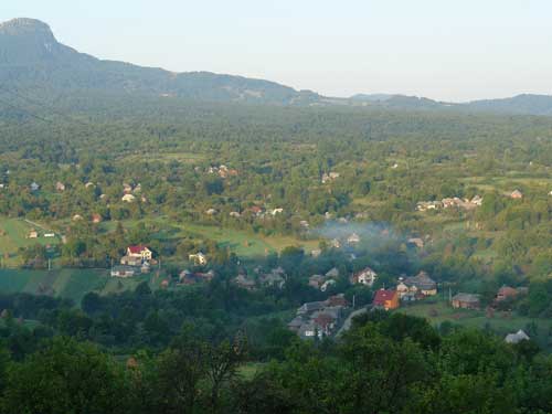 Foto Breb, vedere spre Creasta Cocosului (c) Petru Goja